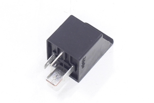 STYK PRZEKAŹNIK ROZRUSZNIKA PIAGGIO 12V-80A RMS 