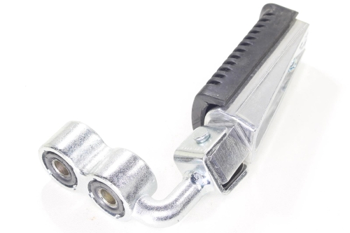 PODNÓŻEK KIEROWCY STREET LEWY SREBRNY 