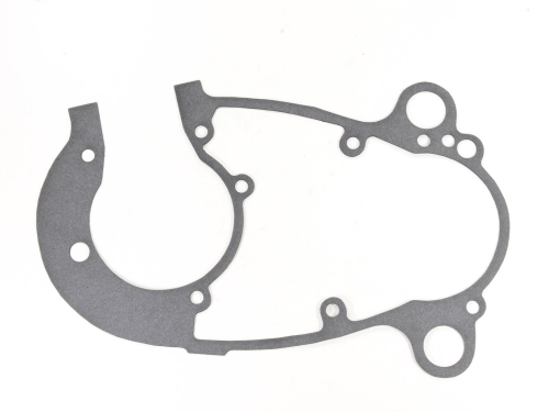 USZCZELKA ROMET KOMAR KARTERU AG 